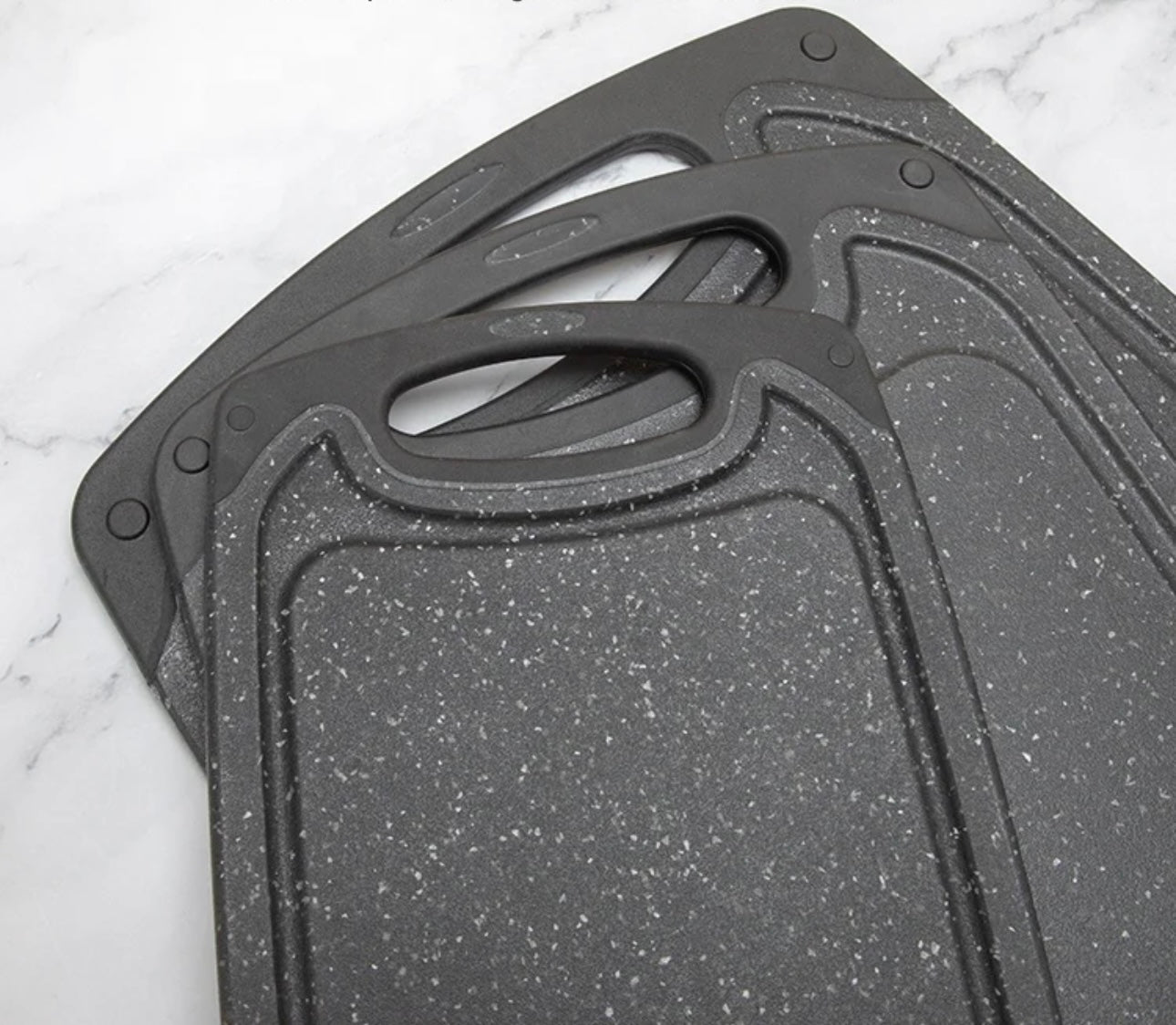 Cutting Boards for Kitchen w/Juice Groove, Non Slip Handles, Reversible - Plastic Cutting Board Set of 3, Dishwasher Safe Cutting Boards for Chopping Meat, Veggies, Fruits, Non-Slip (Black)