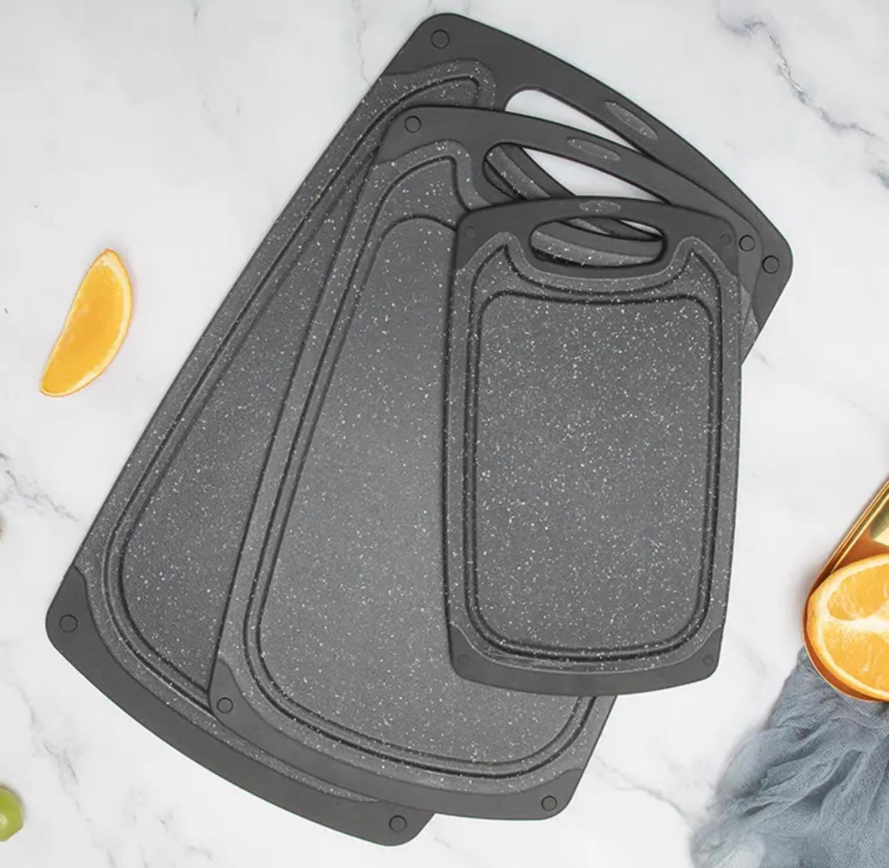 Cutting Boards for Kitchen w/Juice Groove, Non Slip Handles, Reversible - Plastic Cutting Board Set of 3, Dishwasher Safe Cutting Boards for Chopping Meat, Veggies, Fruits, Non-Slip (Black)